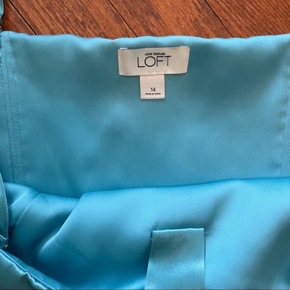 🩵LOFT Silk Top (14) - Picture 4 of 6